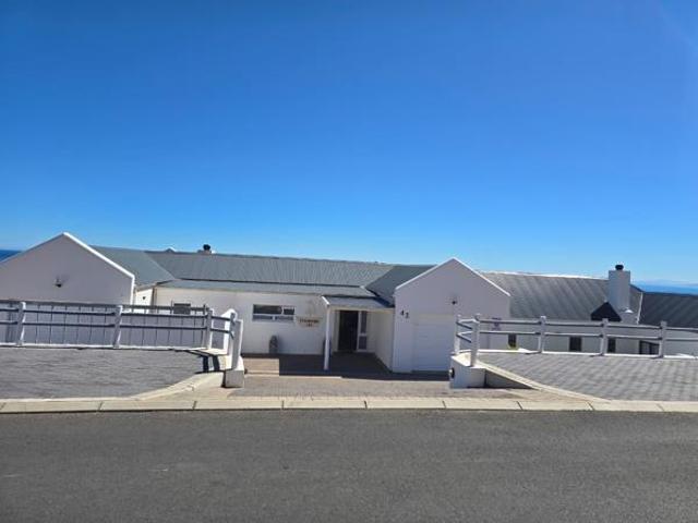 5 Bedroom House in Da Gama Bay