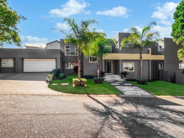5 Bedroom House in Dainfern Golf Estate