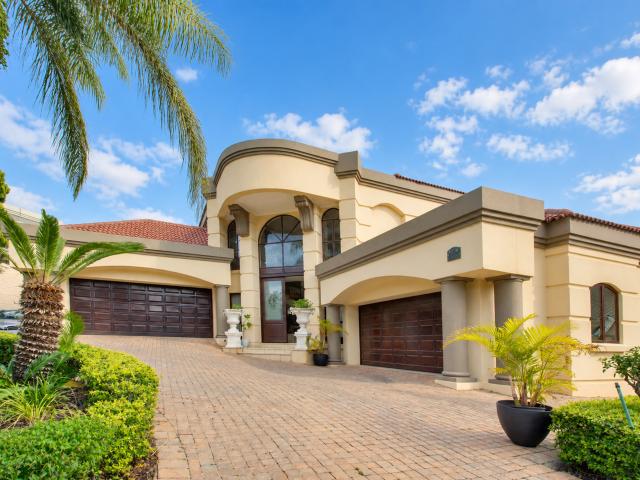5 Bedroom House in Dainfern Golf Estate