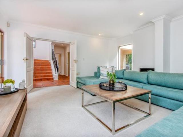 5 Bedroom House in Dainfern Golf Estate
