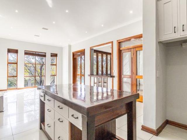 5 Bedroom House in Dainfern Valley