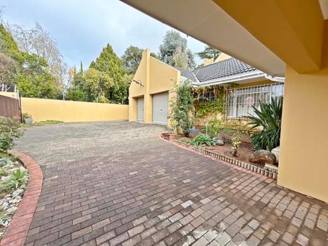 5 Bedroom House in Dan Pienaar