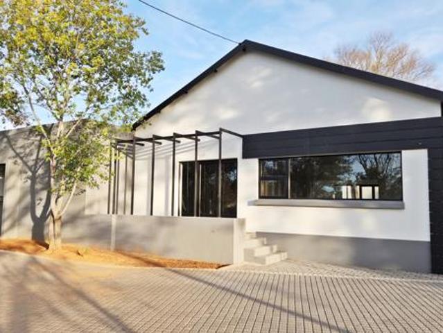 5 Bedroom House in Dan Pienaar