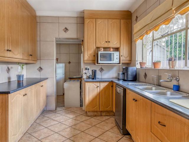 5 Bedroom House in Darrenwood