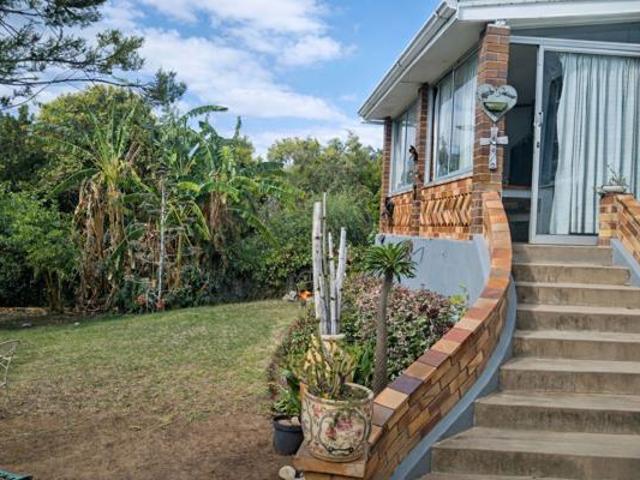 5 Bedroom House in De Rust