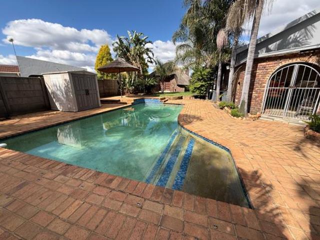 5 Bedroom House in Del Judor