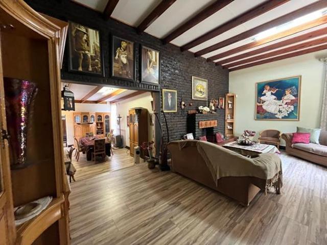 5 Bedroom House in Delmas
