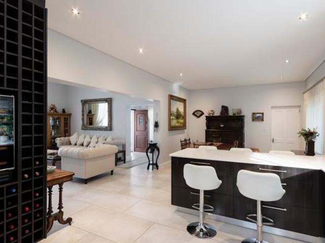 5 Bedroom House in Dennegeur