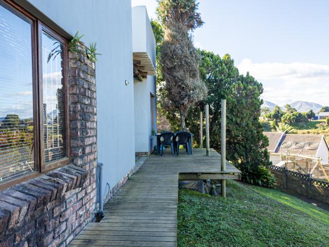 5 Bedroom House in Denneoord