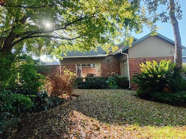 5 Bedroom House in Dennesig