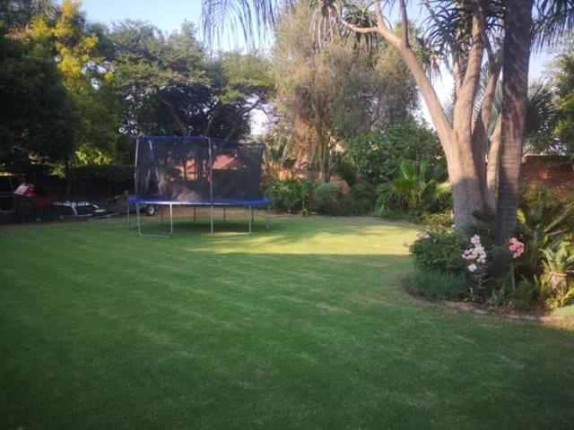 5 Bedroom House in Die Heuwel