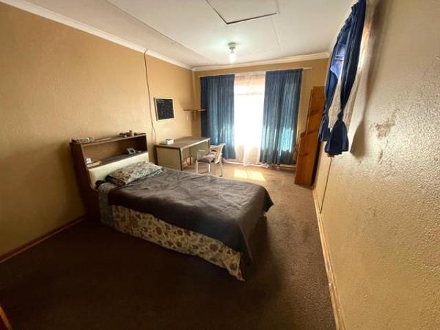 5 Bedroom House in Die Heuwel Ext 4