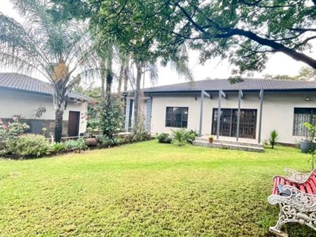 5 Bedroom House in Die Heuwel