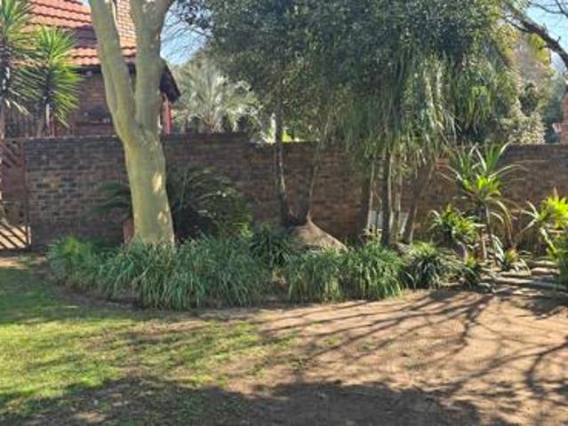 5 Bedroom House in Die Heuwel