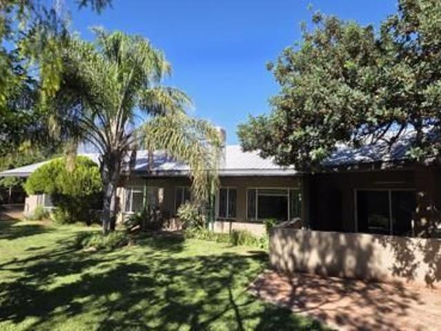 5 Bedroom House in Die Rand