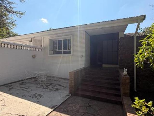 5 Bedroom House in Drakensview