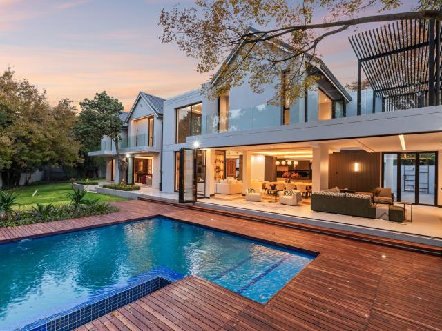 5 Bedroom House in Duxberry