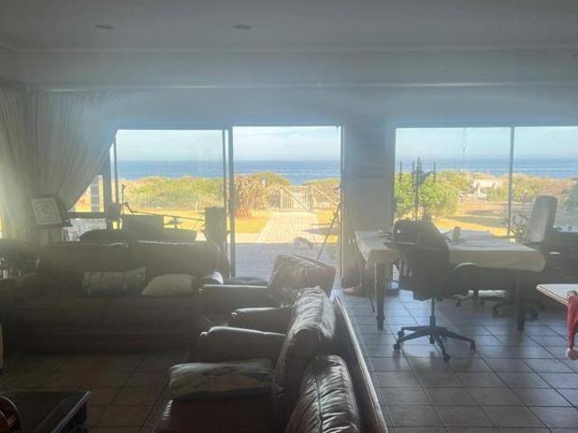 5 Bedroom House in Duyker Eiland