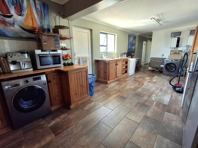 5 Bedroom House in Duyker Eiland
