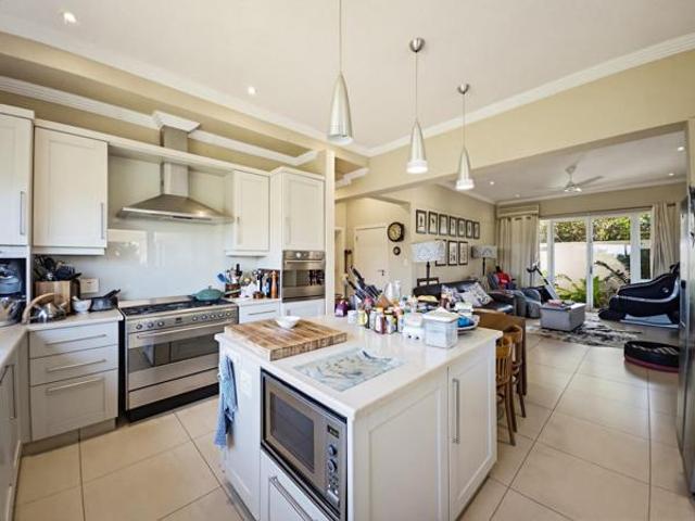5 Bedroom House in Dunkirk Estate