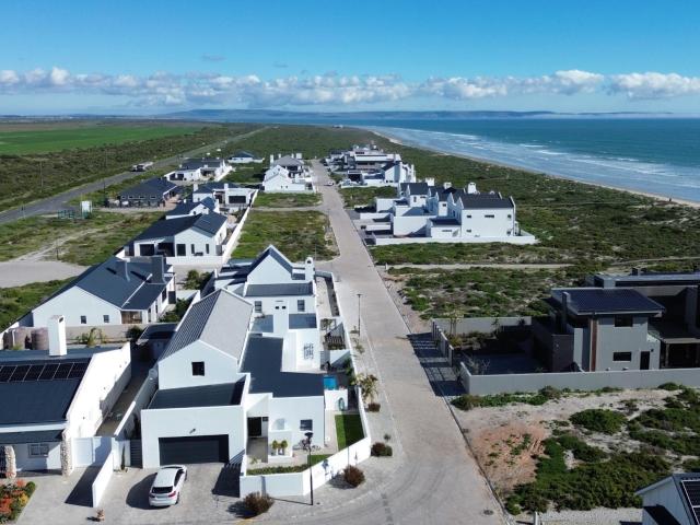 5 Bedroom House in Dwarskersbos