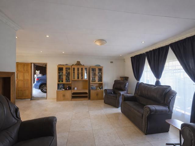 5 Bedroom House in Emalahleni Witbank Central
