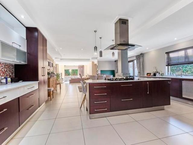 5 Bedroom House in Eagle Canyon Golf Estate
