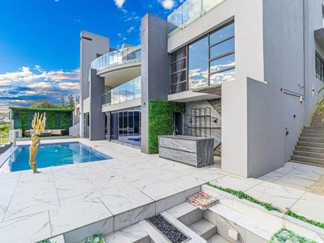 5 Bedroom House in Eagle Canyon Golf Estate