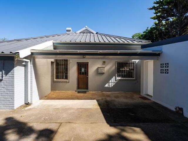 5 Bedroom House in East Bank