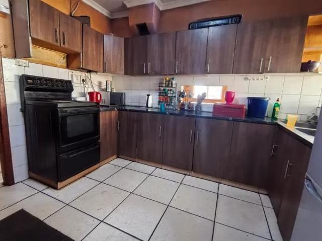 5 Bedroom House in Edendale