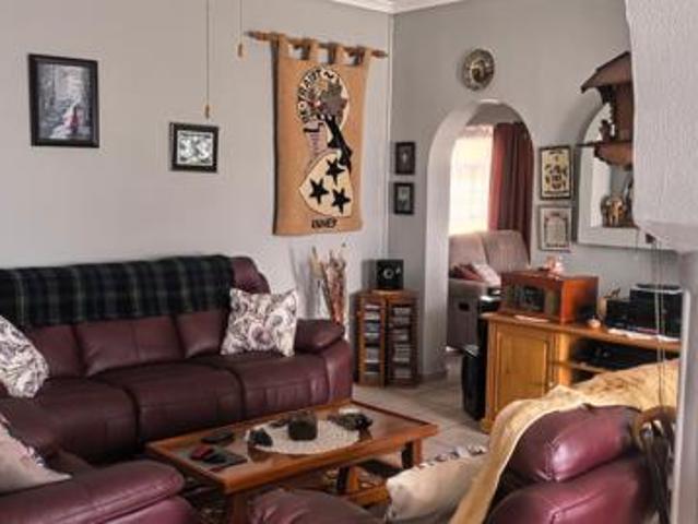 5 Bedroom House in Egerton