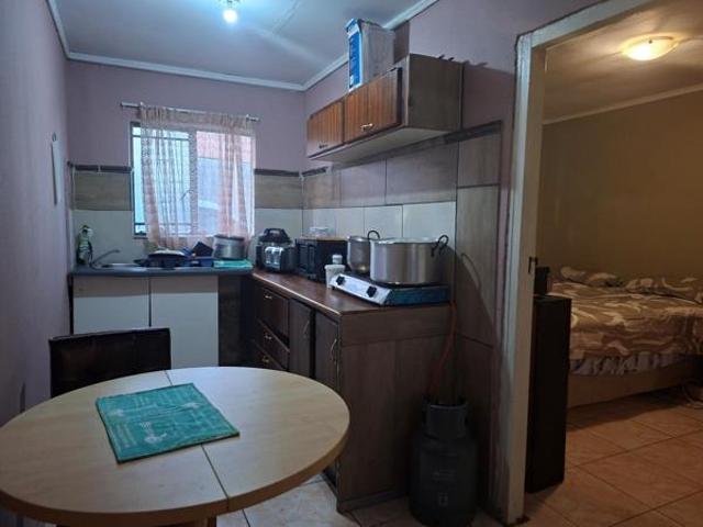 5 Bedroom House in Ehrlich Park