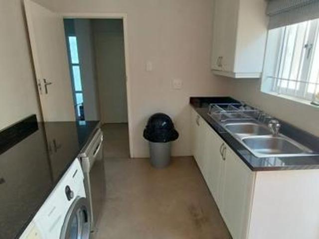 5 Bedroom House in Elysium