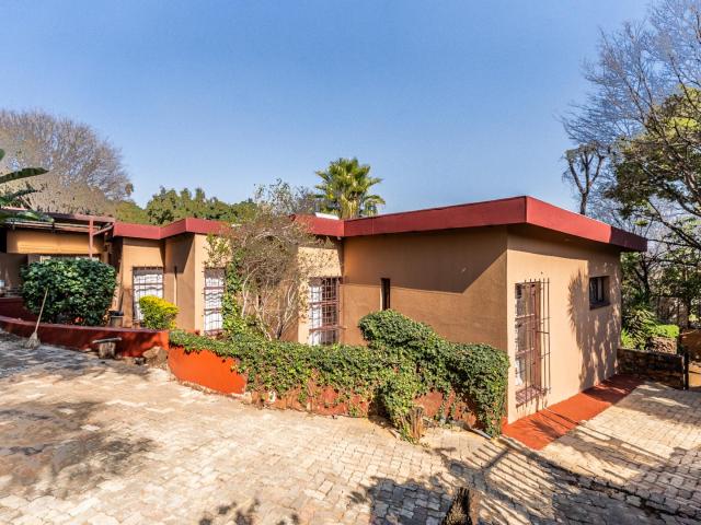 5 Bedroom House in Elarduspark