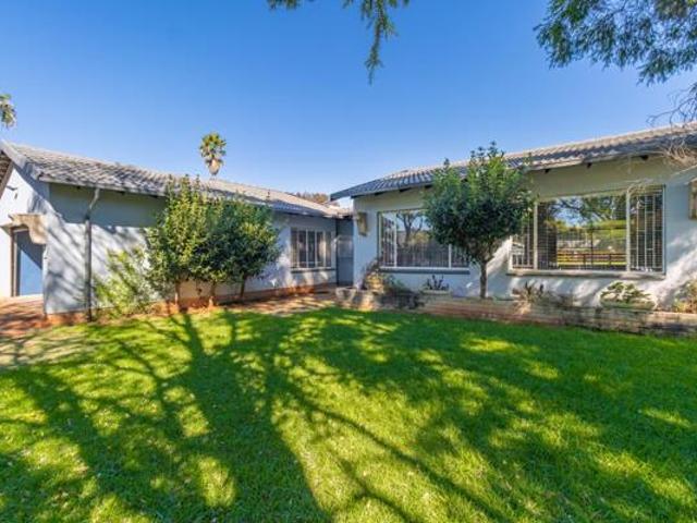 5 Bedroom House in Eldoraigne