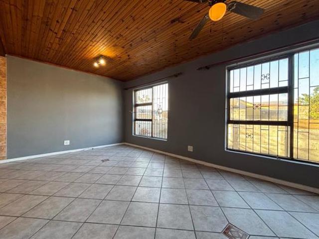 5 Bedroom House in Electric City