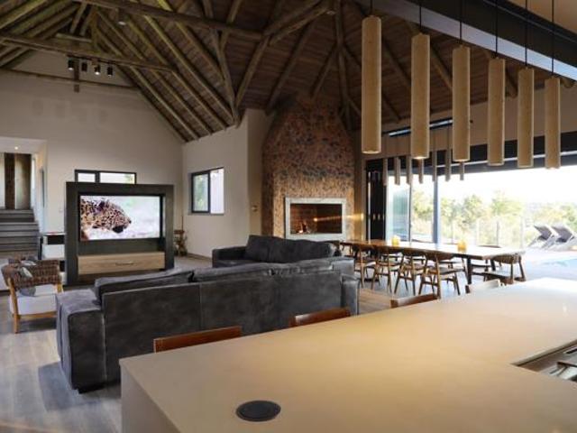 5 Bedroom House in Elements Private Golf Estate
