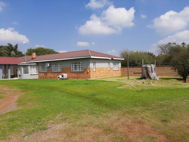 5 Bedroom House in Eloff A H