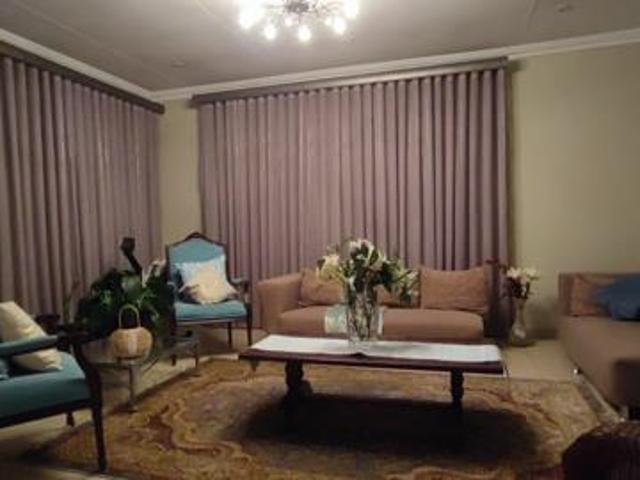 5 Bedroom House in Erasmia