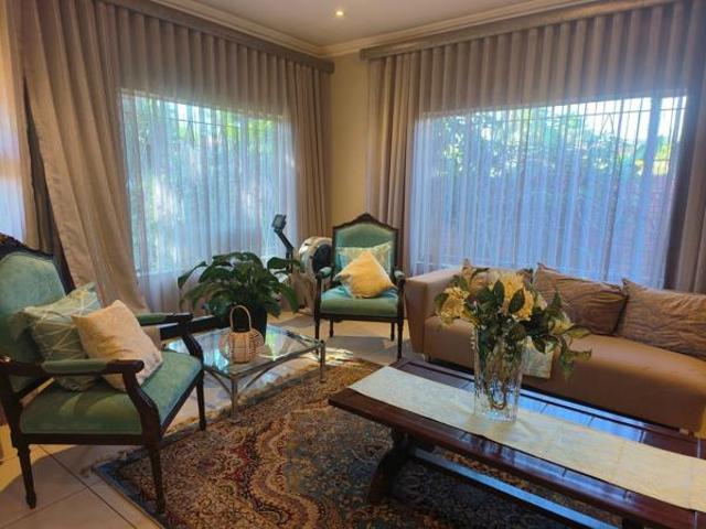 5 Bedroom House in Erasmia