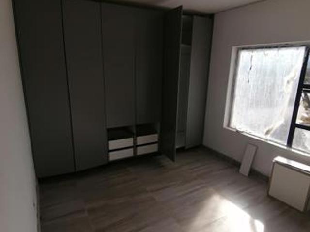 5 Bedroom House in Everglades Estate