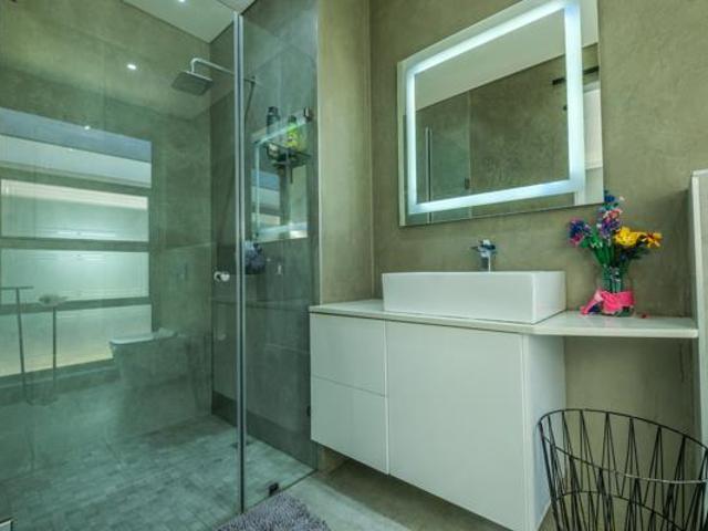 5 Bedroom House in Eye of Africa Estate