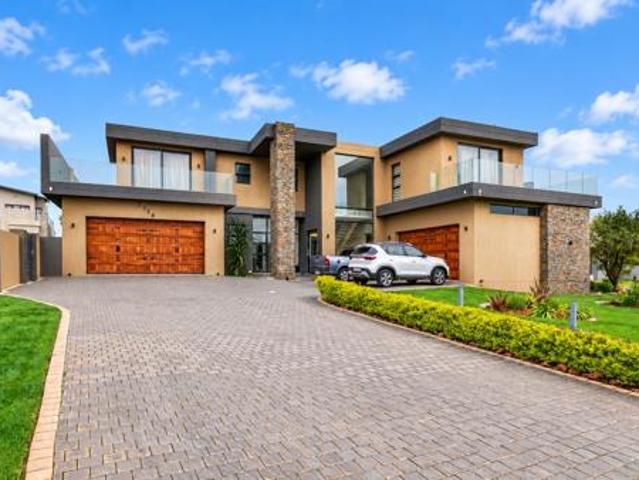 5 Bedroom House in Eye of Africa Estate