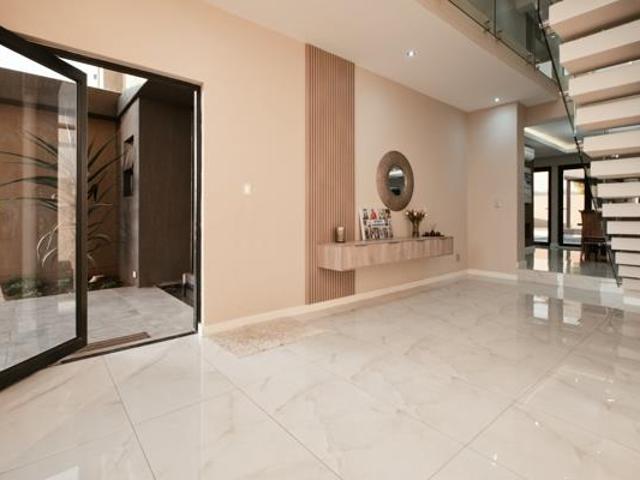 5 Bedroom House in Eye of Africa Estate