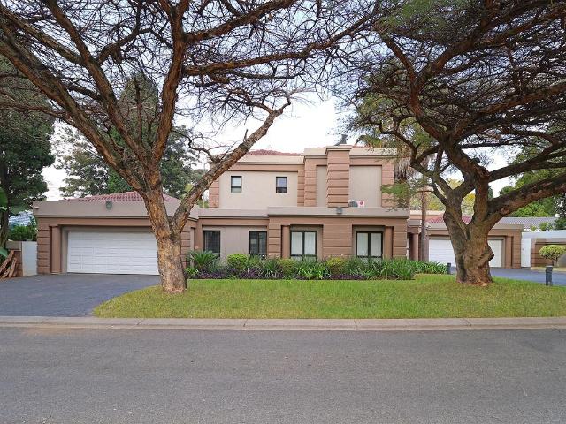 5 Bedroom House in Fourways Gardens
