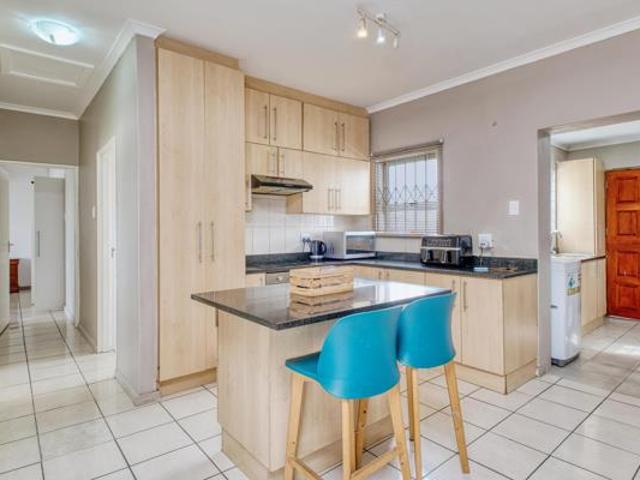 5 Bedroom House in Fairview
