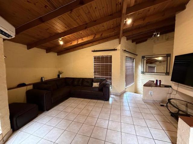 5 Bedroom House in Fairview
