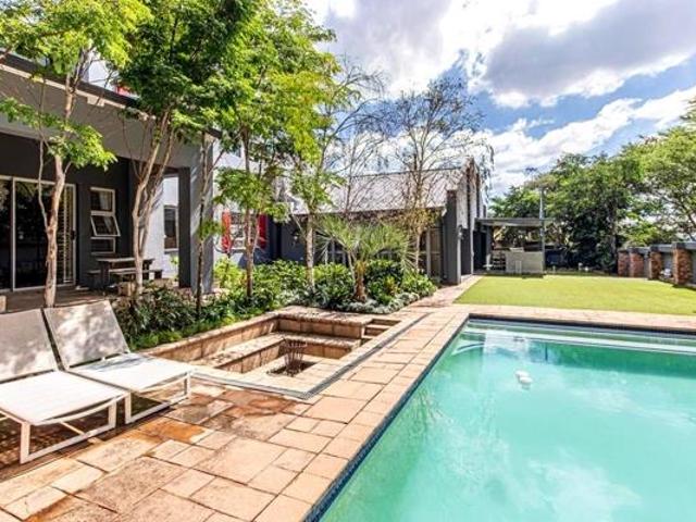 5 Bedroom House in Featherbrooke Estate