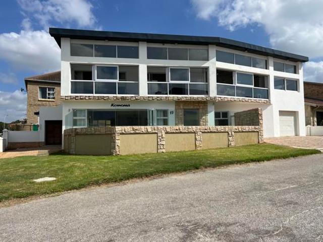 5 Bedroom House in Ferreira Town