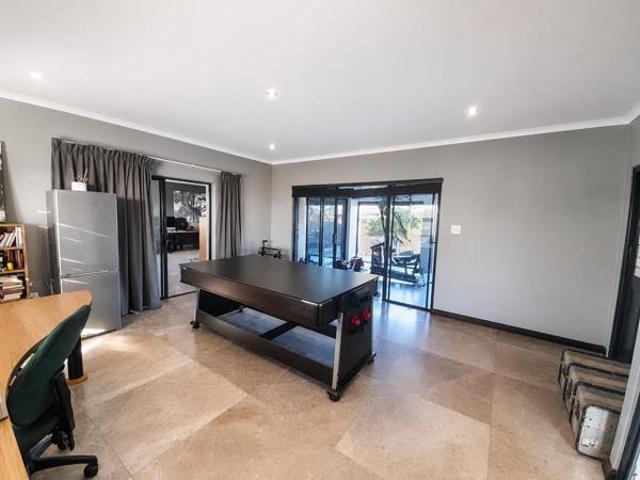 5 Bedroom House in Flamingo Vlei